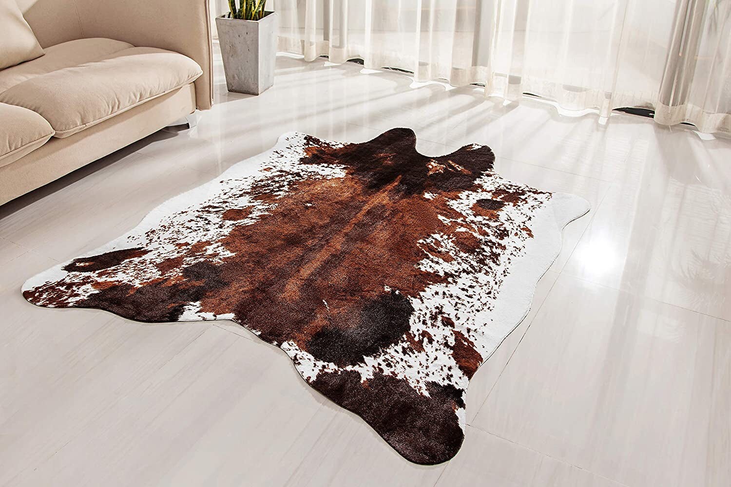 Luxurious Comfort: Unveiling the Elegance of Cowhide Rugs post thumbnail image