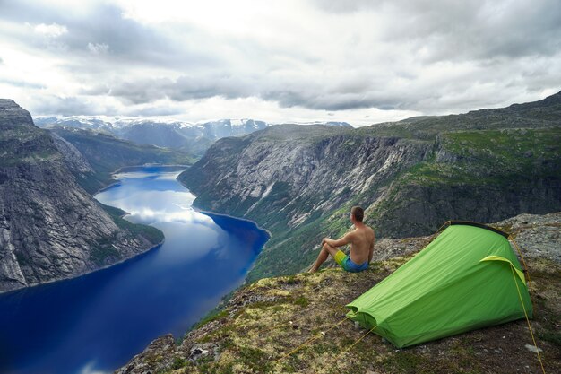 Camping in Norge: A Wilderness Adventure post thumbnail image