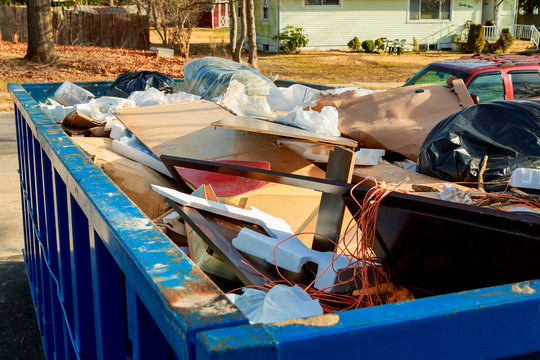 Clear Out the Mess: Efficient Junk Removal Solutions in Greenville SC post thumbnail image