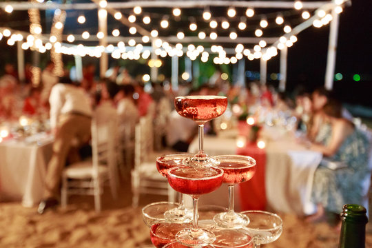 Mixology Magic: Elevate Your Event with a Skilled Bartender post thumbnail image